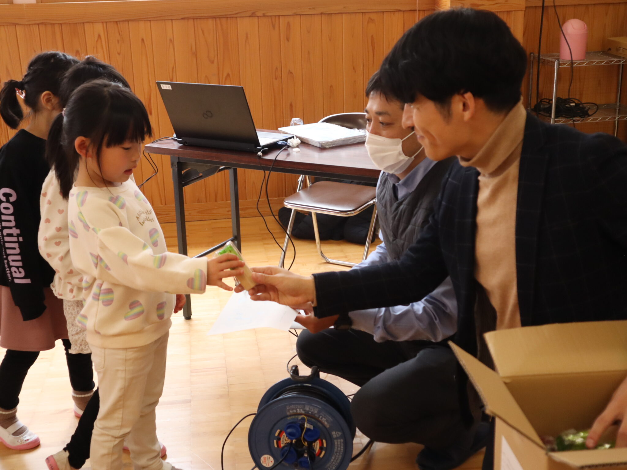 日本海テレビアナウンサー☆三浦康暉さんによる絵本の読み聞かせがありました！！ 聖テレジアこども園